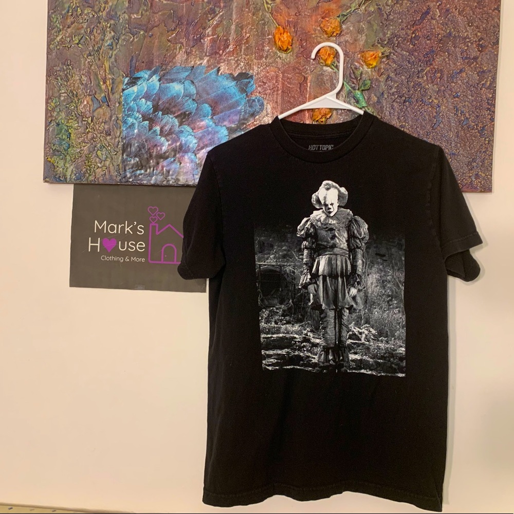 Hot Topic | IT Chapter Two It Comes Back T Shirt Medium.